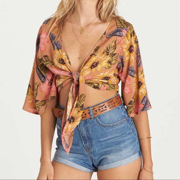 Billabong Tops - NWT🌈Billabong Floral Tie-Front Top🥳Host Pick!!
